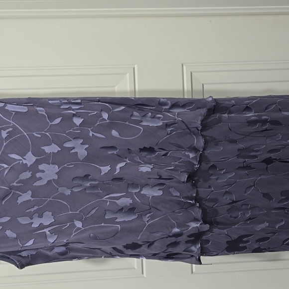 Formal Dress - Picture 2 of 7